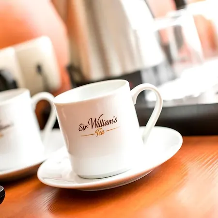 Almarco Hotel